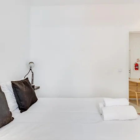 Alcantara Charm 3BR Apartments-3